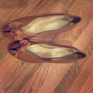 Vintage peep toe pumps